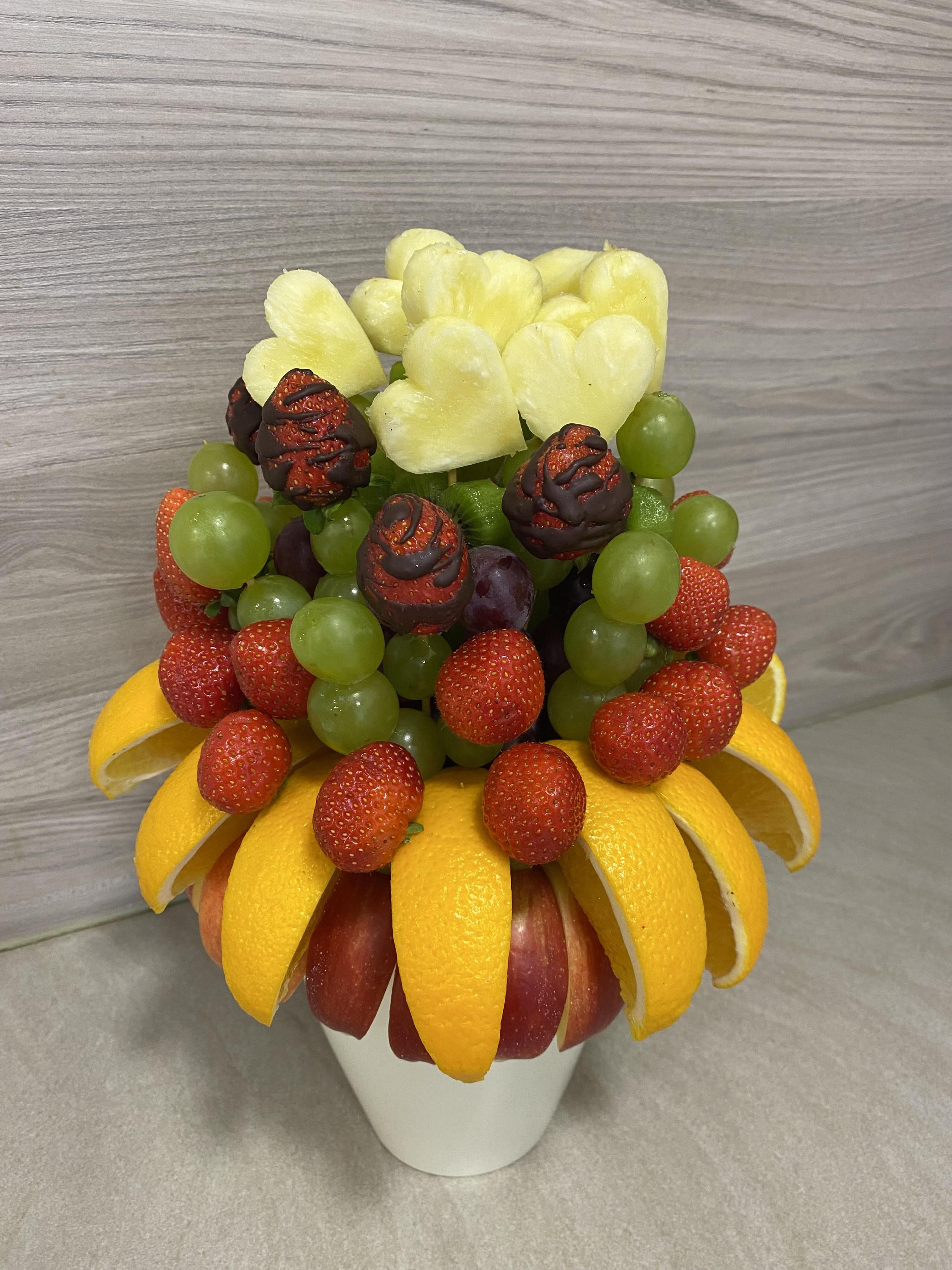 Ovocné kytice zo salámu